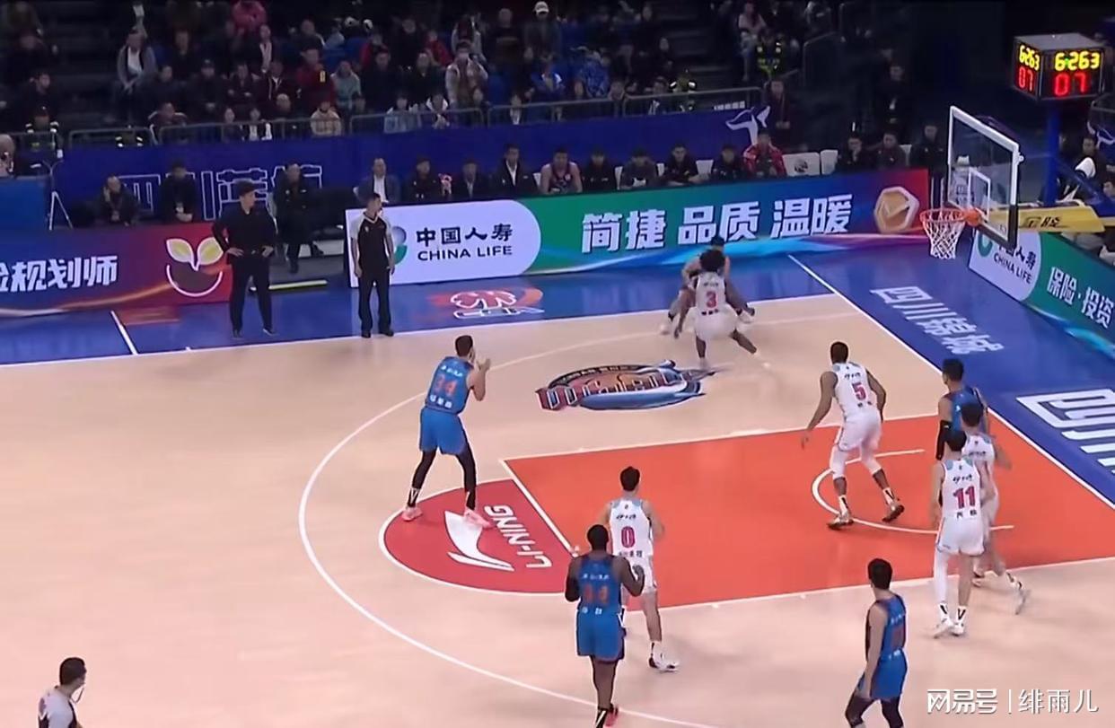 MK体育官方入口-再见了,广东队!CBA三冠后卫正式出走,未来或成杜锋最大对手?